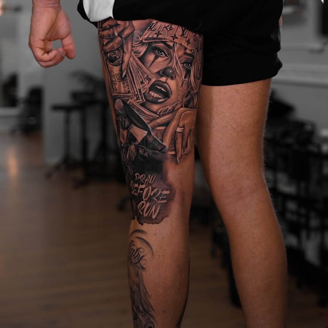 עבודת קעקוע — Future Tattoo